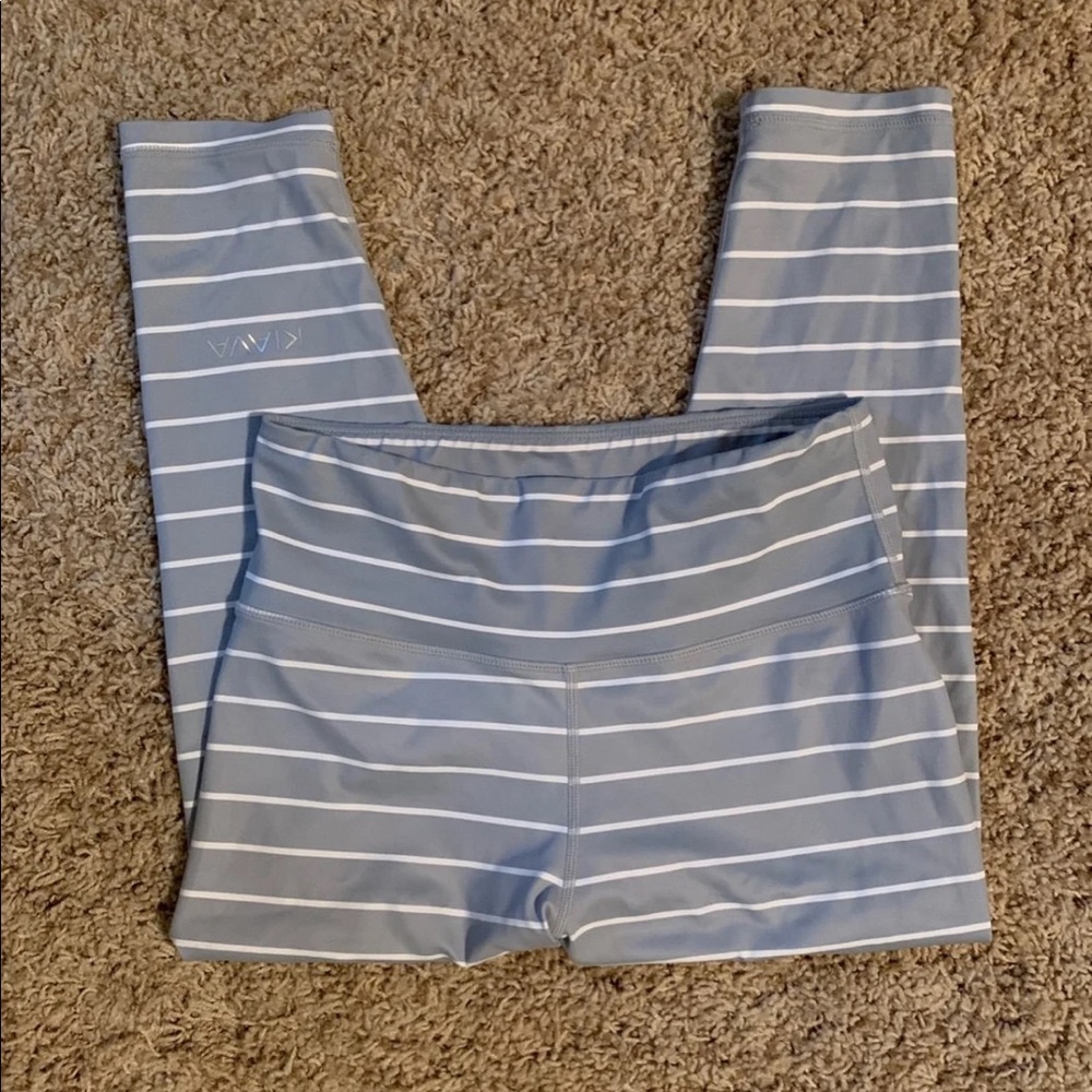 SOLD Kiava capris